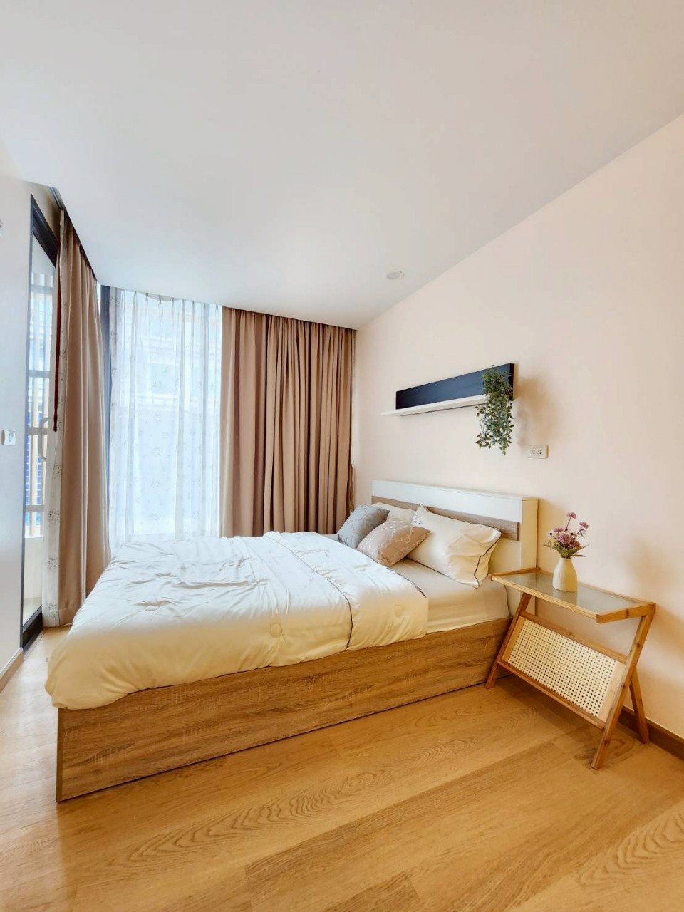 The Square Condominium WR-03336 5
