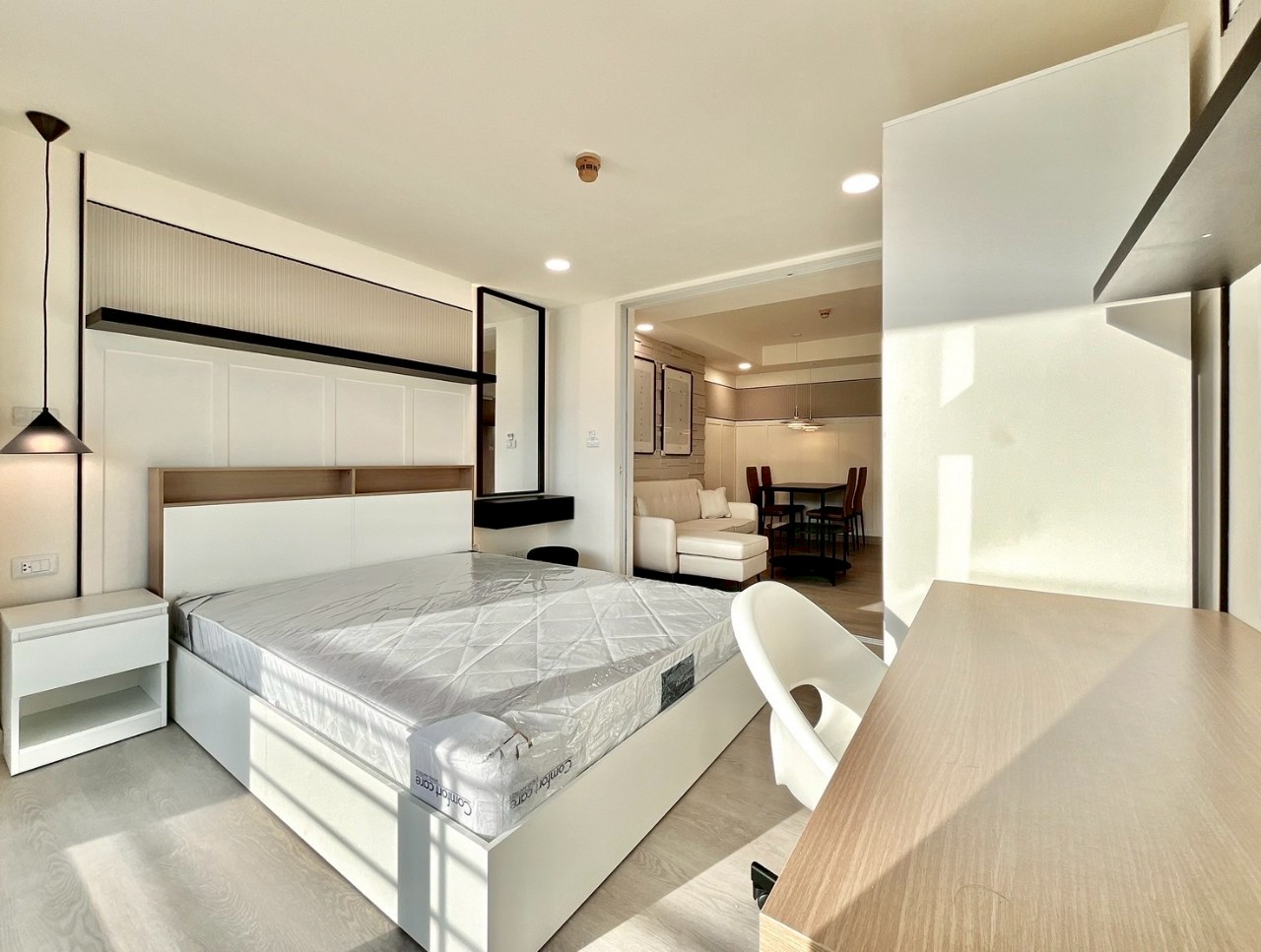 The Royal Place WR-03351 5