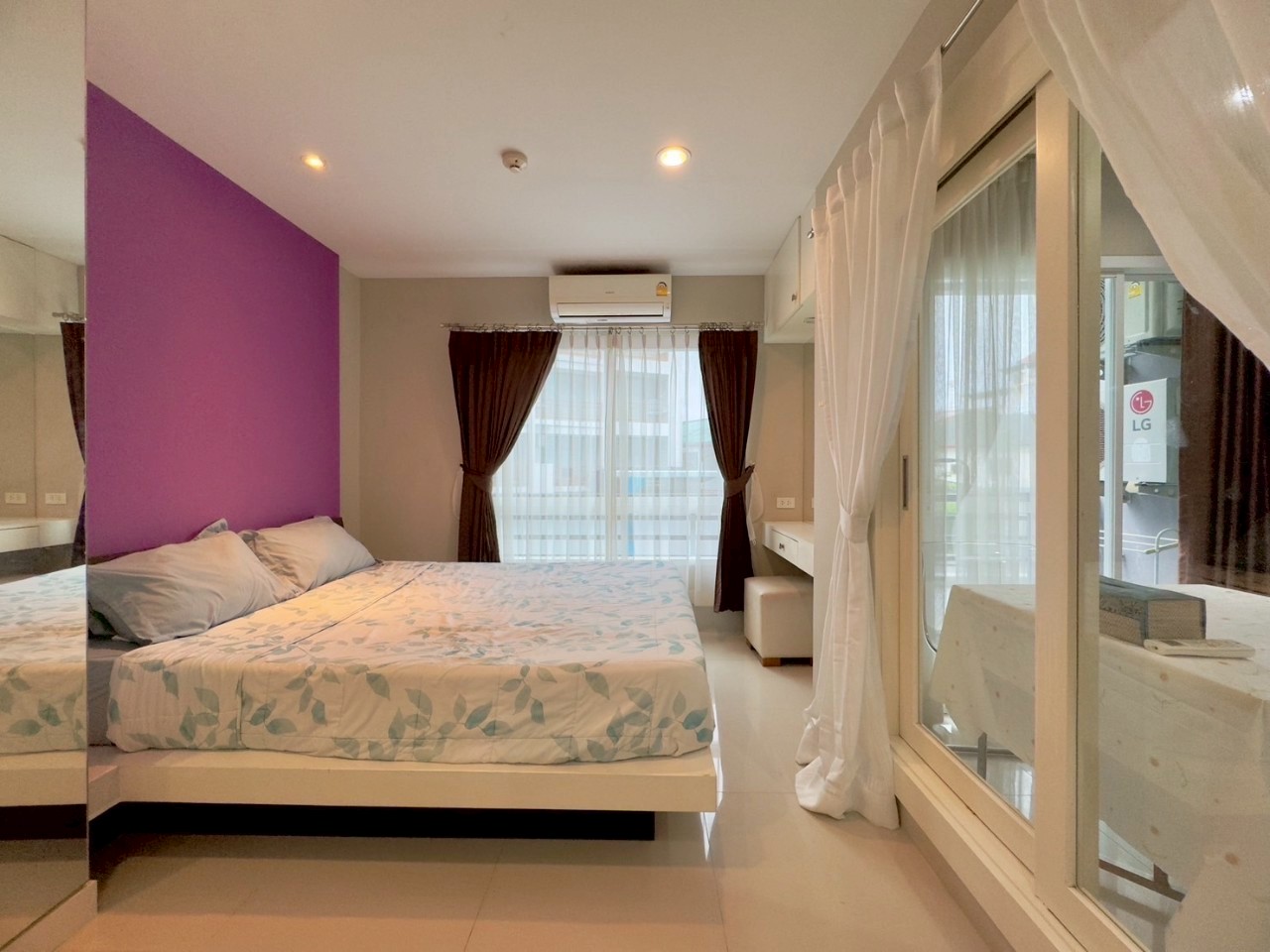 The Scene Condo WR-03353 6