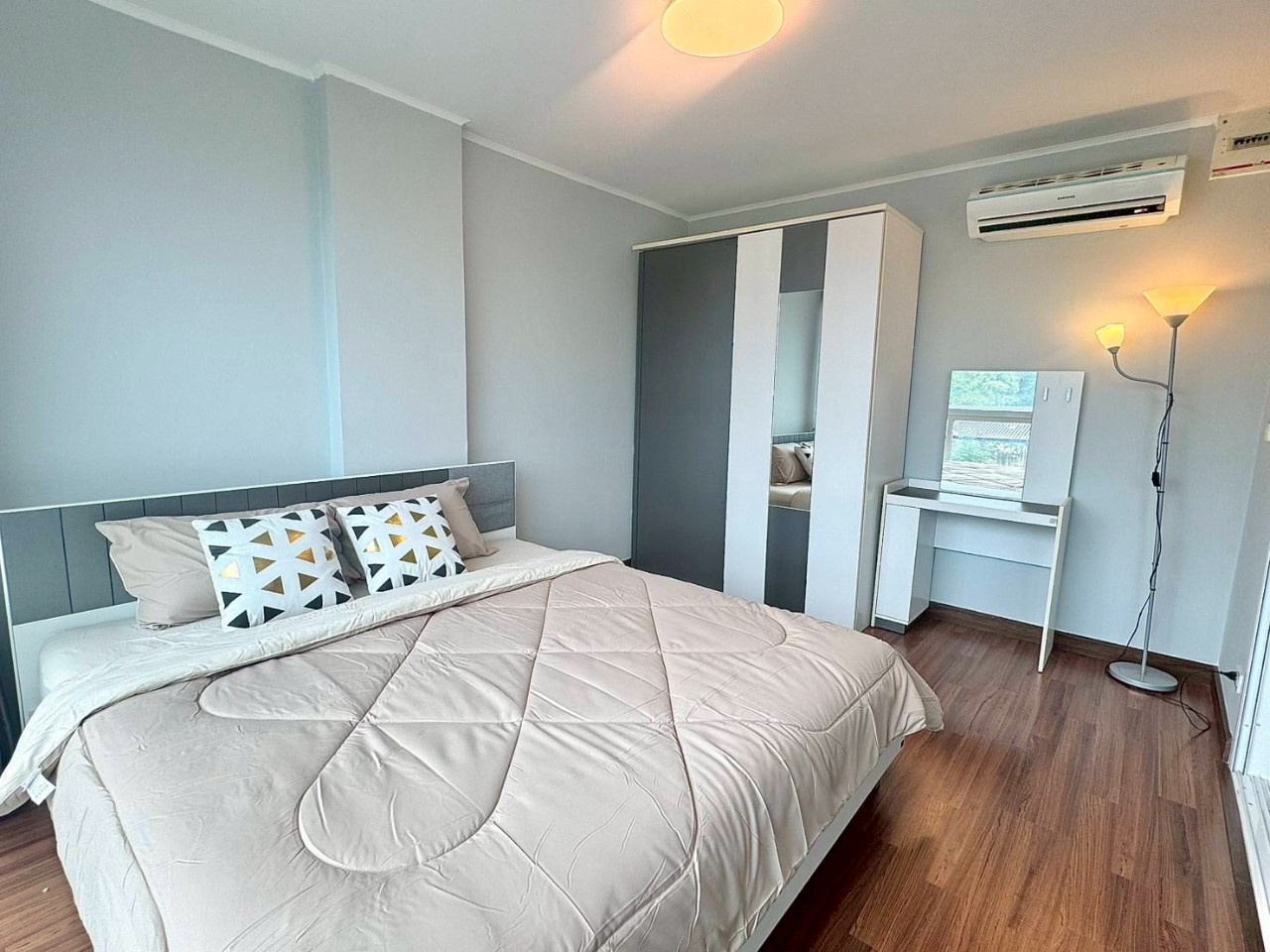 The Wide Condo WR-03364 3