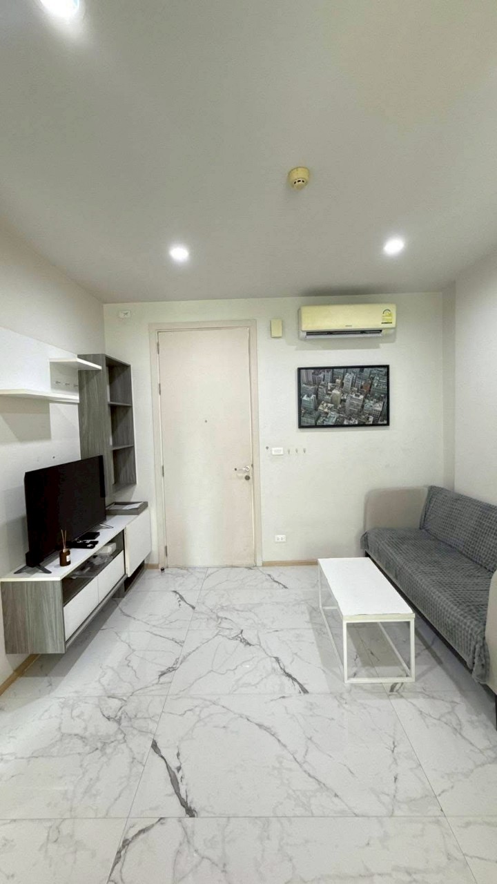 The Base Downtown WR-03372 3