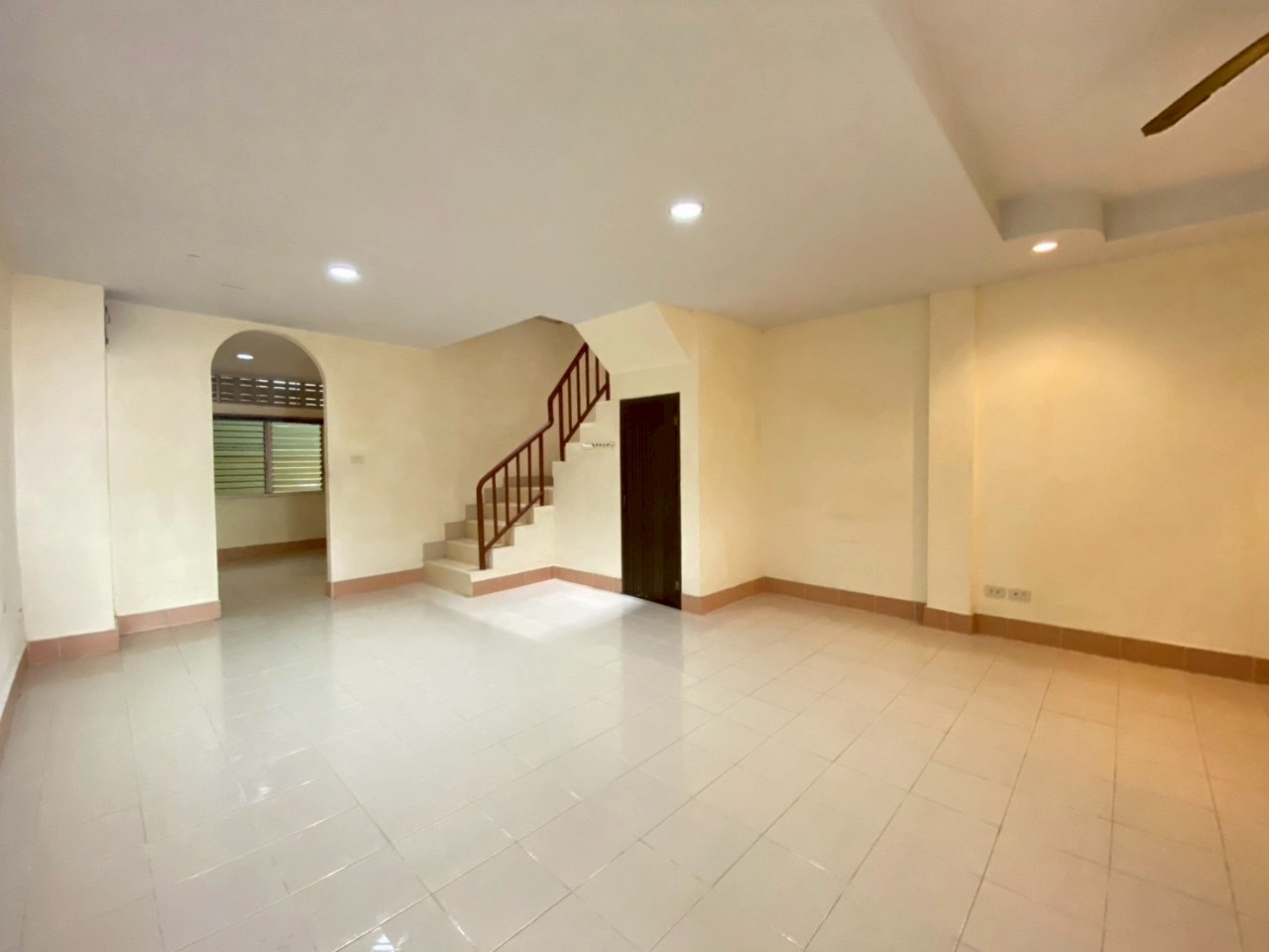 ทาวน์โฮม 2 ชั้น โซนในเมือง WR-03396 3