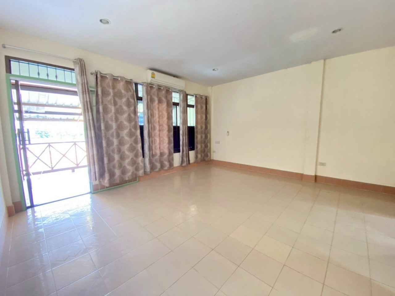 ทาวน์โฮม 2 ชั้น โซนในเมือง WR-03396 4