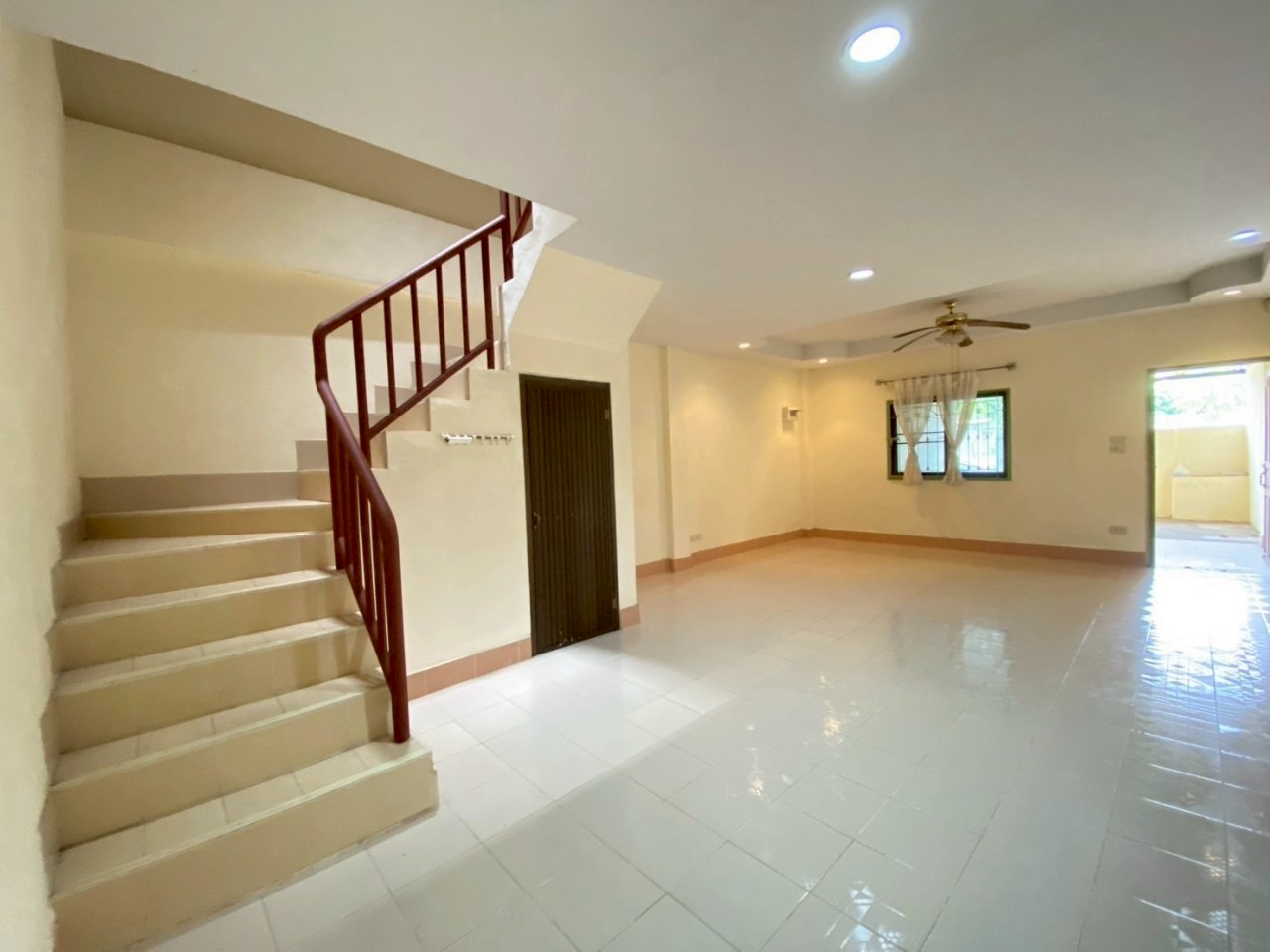 ทาวน์โฮม 2 ชั้น โซนในเมือง WR-03396 6