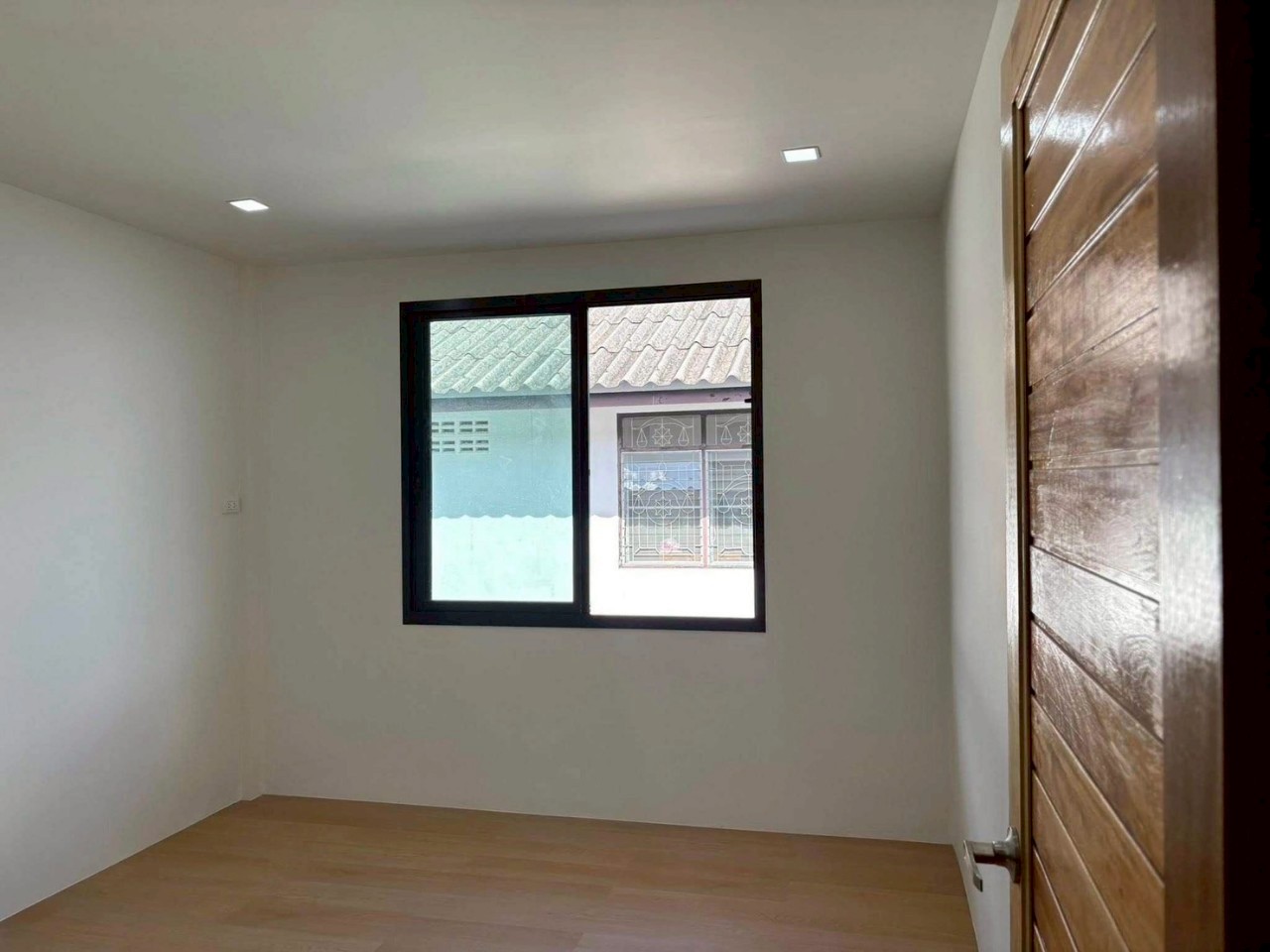 หมู่บ้านธารทอง 5 WR-03421 5