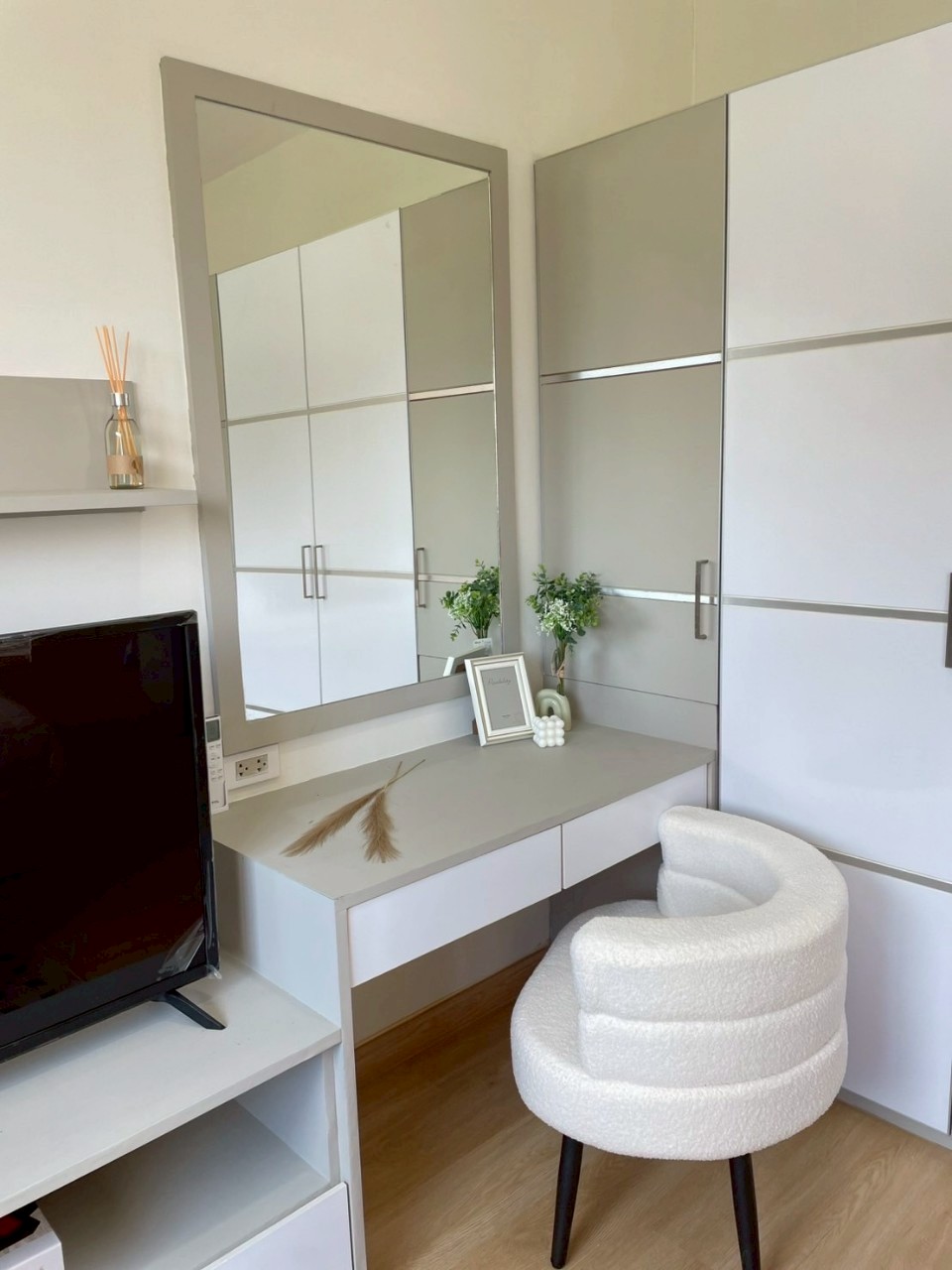 Phanason The Green Place Condominium WR-03468 8