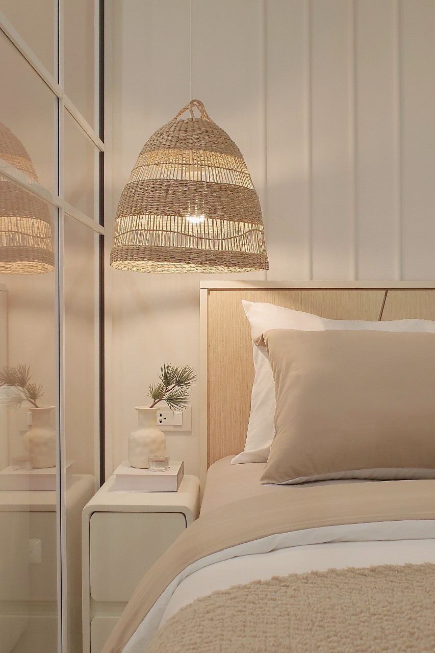 The Light Condo WR-03472 8