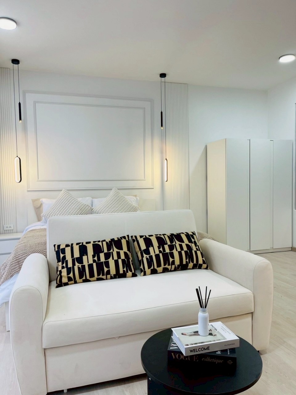Chic Condominium WR-03478 3