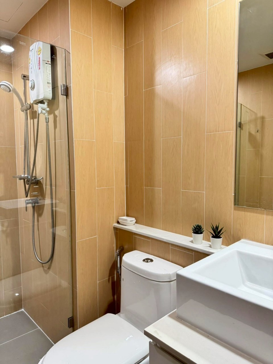 Centrio Condominium WR-03519 11