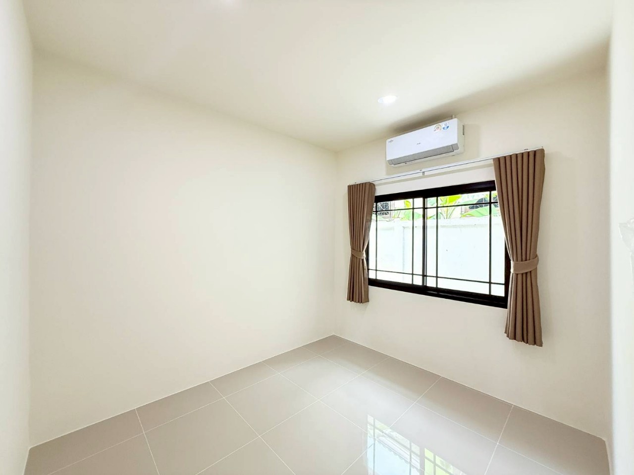 หมู่บ้านสวนเนรมิต 5 WR-03522 8
