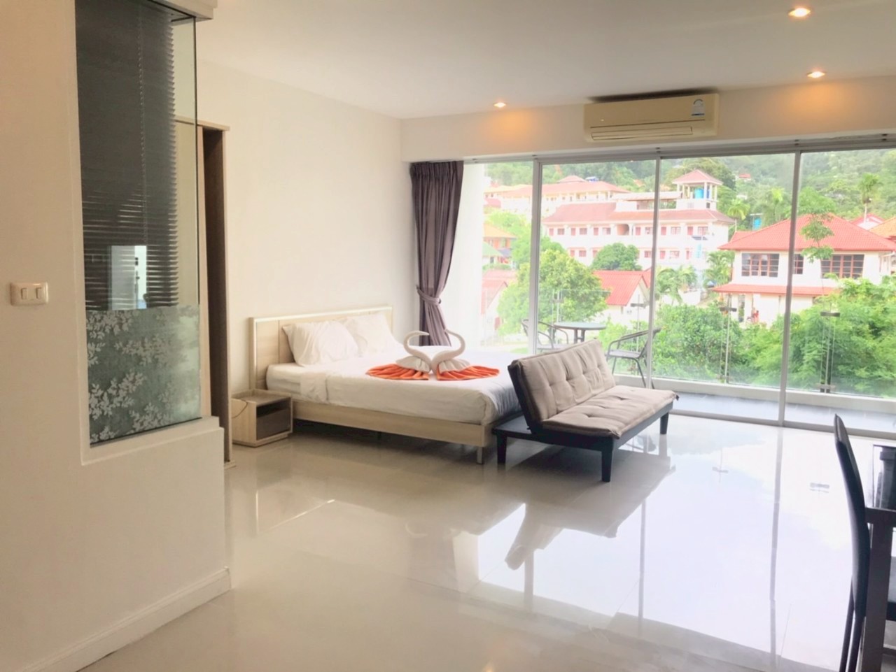 Chic Condominium WR-03544 4