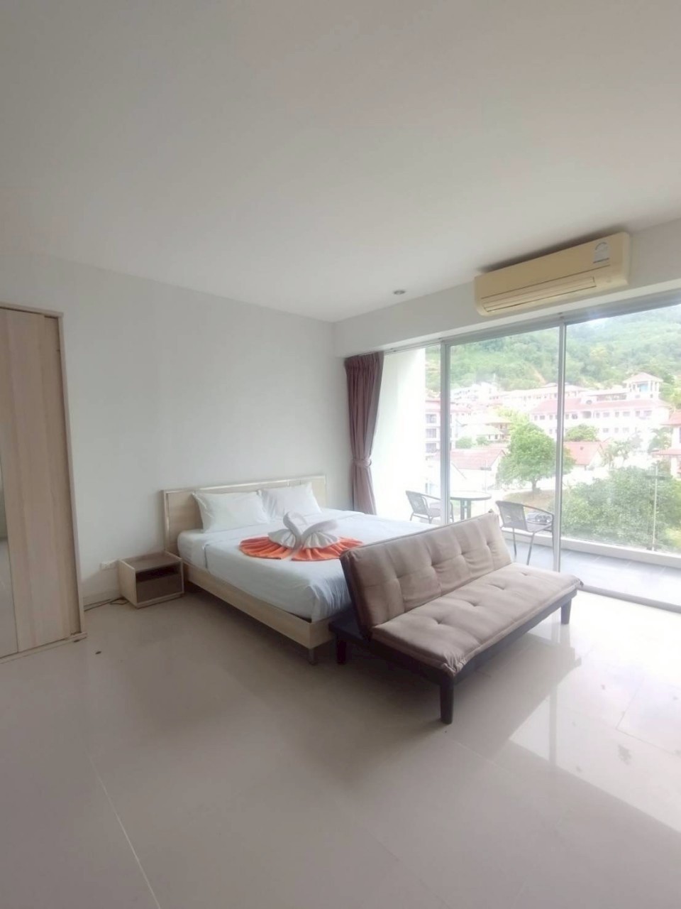 Chic Condominium WR-03544 6