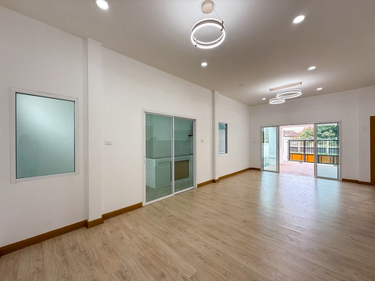 หมู่บ้านสมบูรณ์ทรัพย์ วิลเลจ WR-03490 3