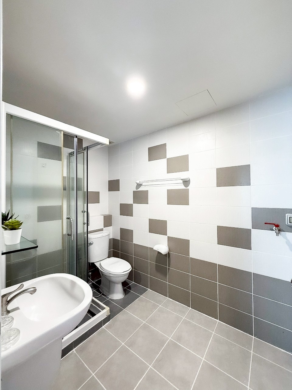 Zcape 3 Condominium WR-03568 12