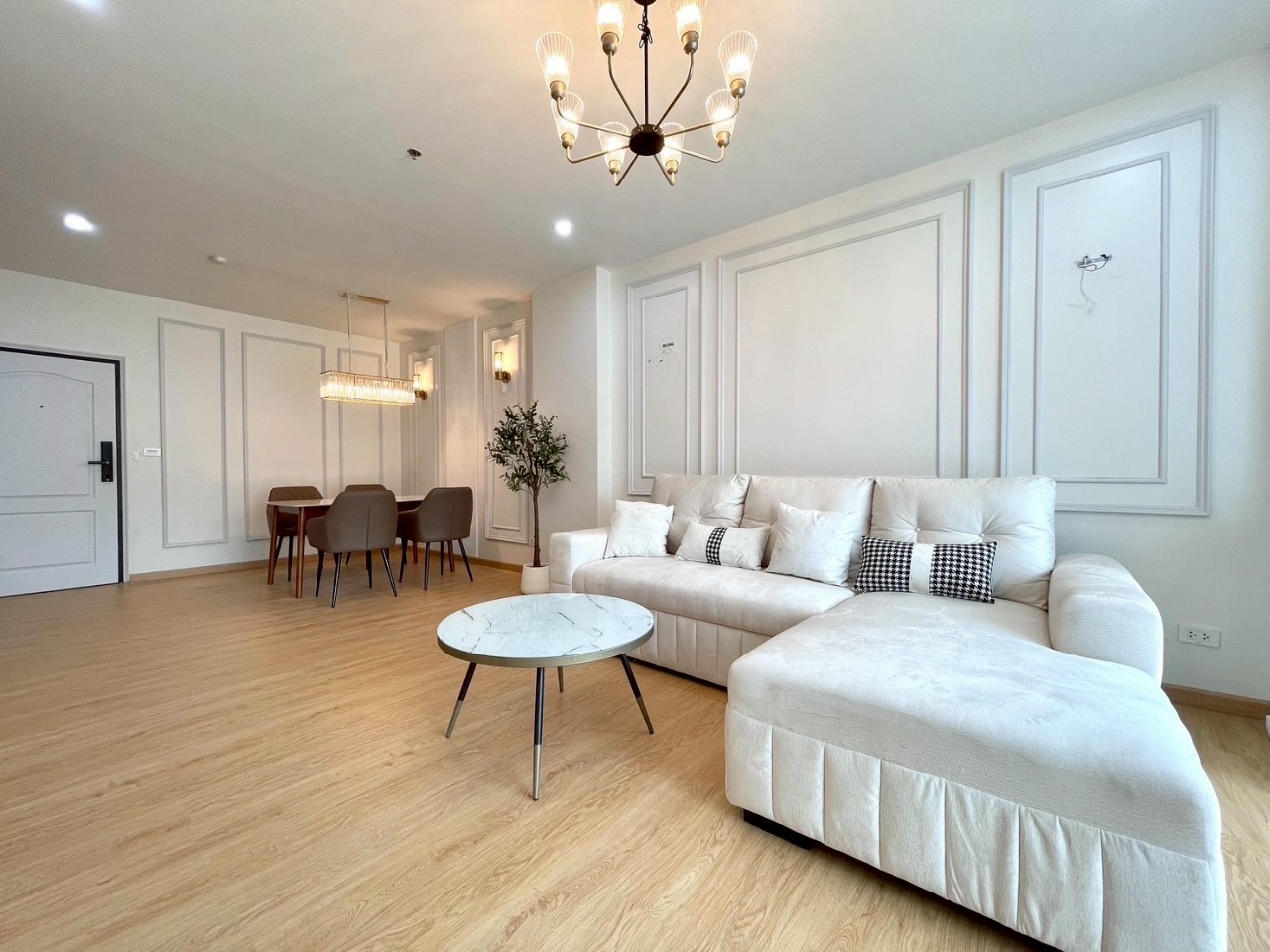 Phanason The Green Place Condominium WR-03596 1