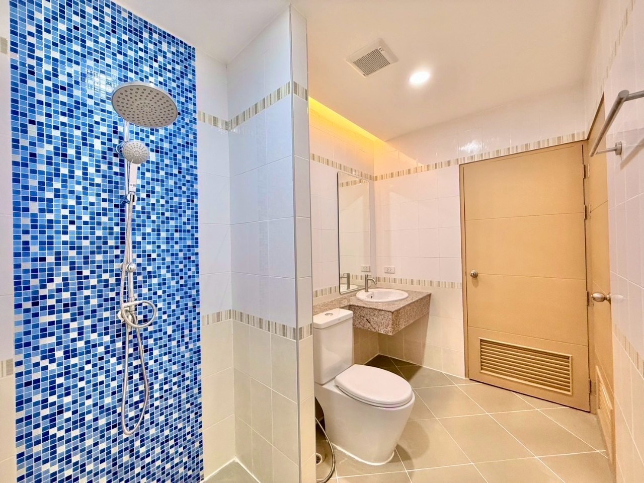 Phanason The Green Place Condominium WR-03613 8