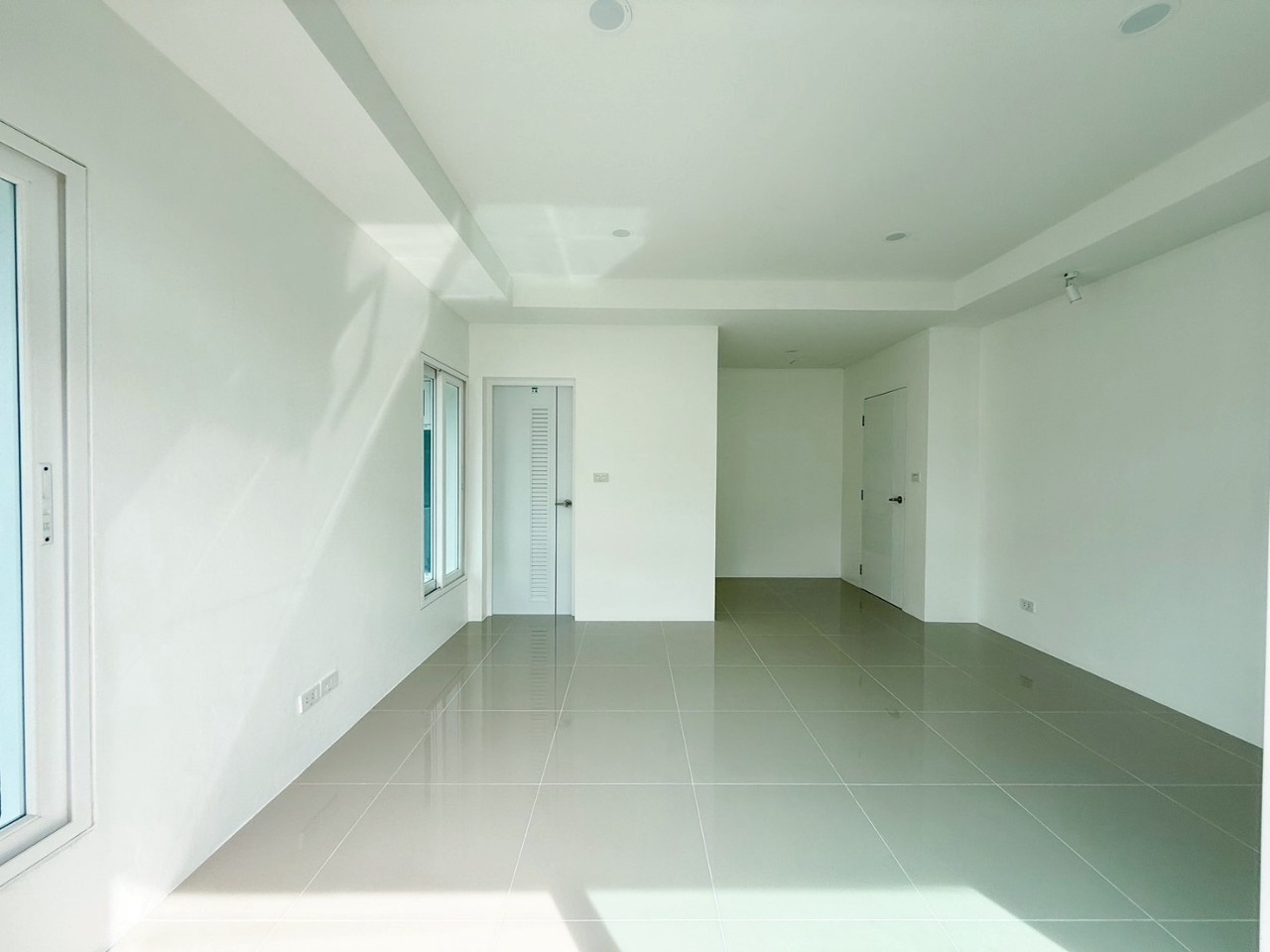 The Peace Cape Panwa WR-03387 5