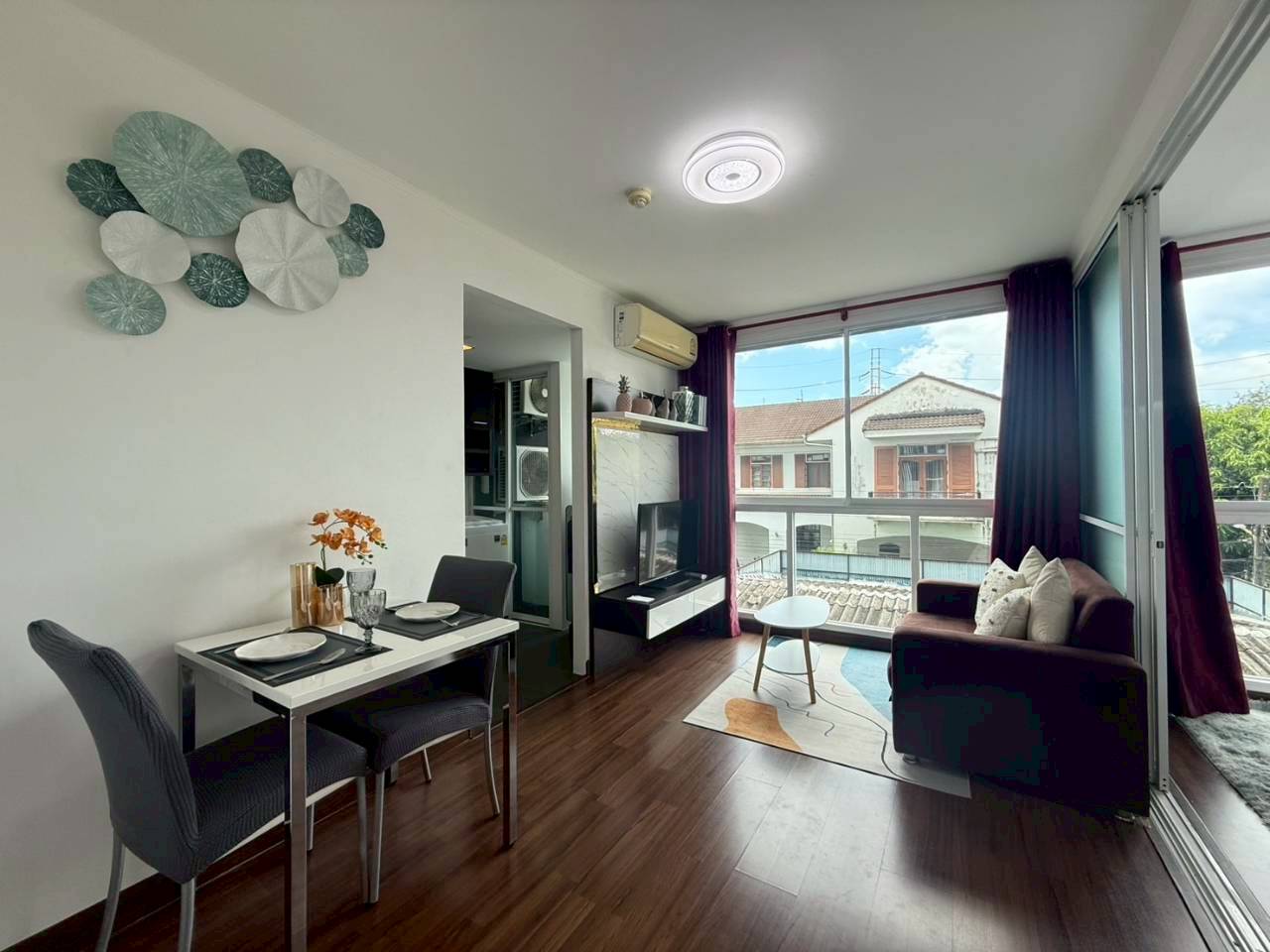The Wide Condominium WR-03657 5