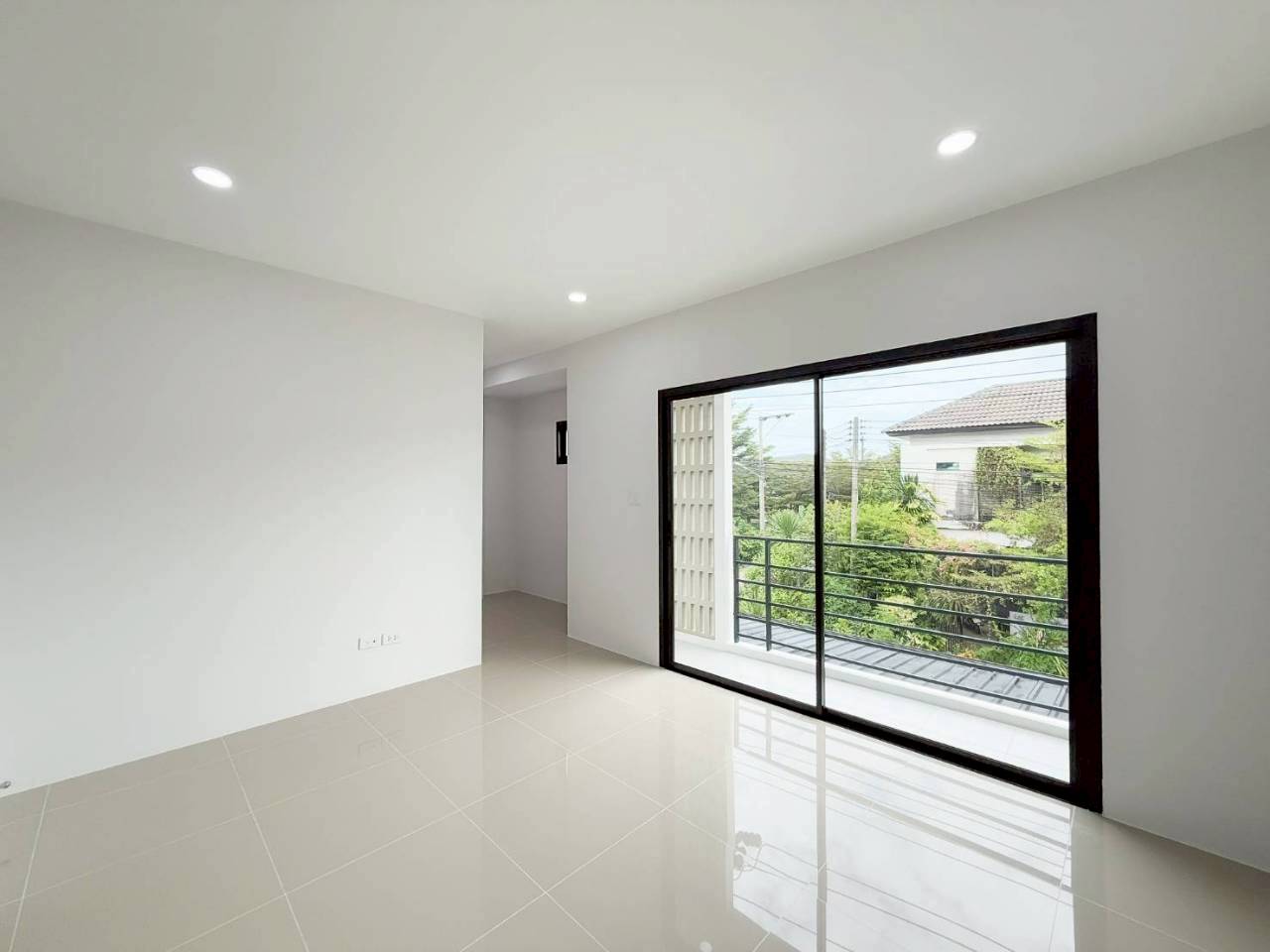 หมู่บ้านเจ้าฟ้าพรีเมียร์ เกาะแก้ว WR-03296 4