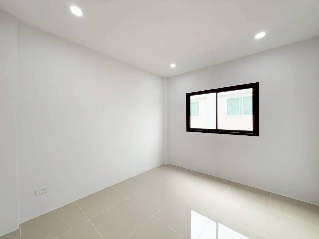 หมู่บ้านเจ้าฟ้าพรีเมียร์ เกาะแก้ว WR-03296 5