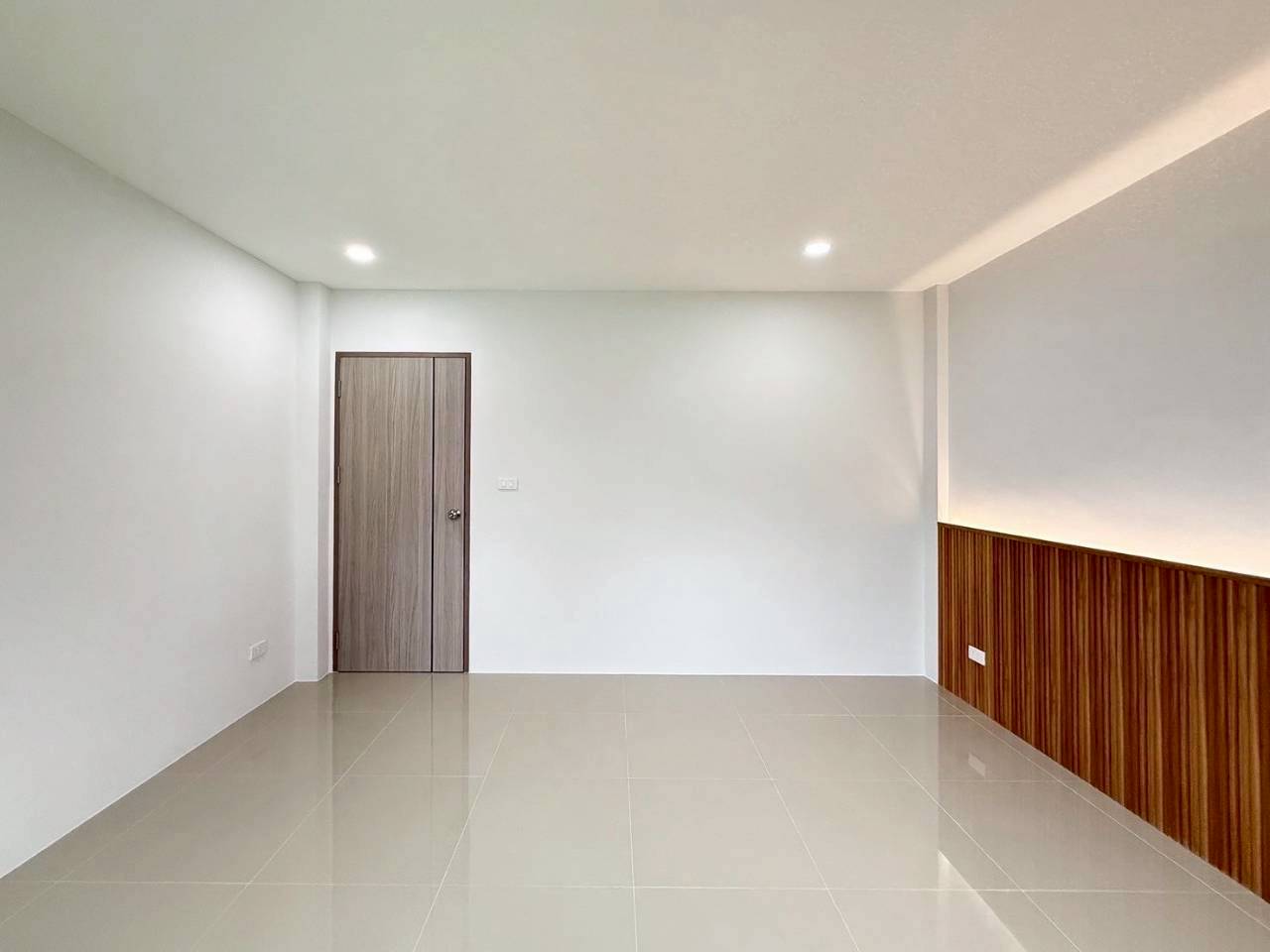 ทาวน์เฮ้าหลังมุม โซนฉลอง WR-03665 4