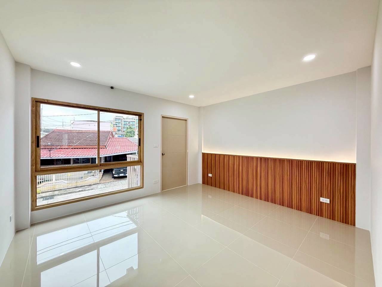 ทาวน์เฮ้าหลังมุม โซนฉลอง WR-03665 5