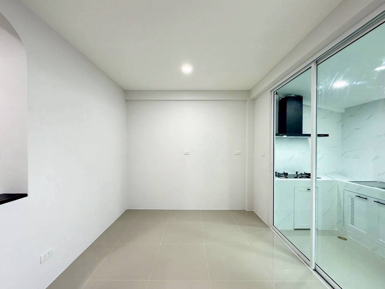 ทาวน์เฮ้าหลังมุม โซนฉลอง WR-03665 8