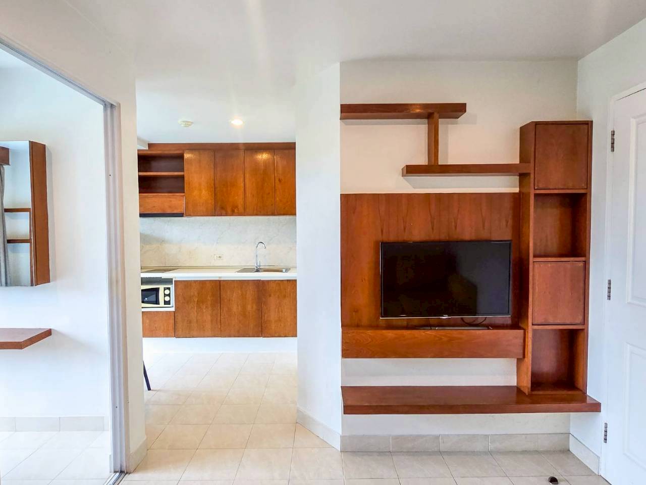 Plus 2 Condominium WR-03681 2