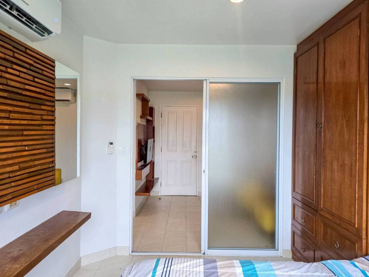 Plus 2 Condominium WR-03681 5
