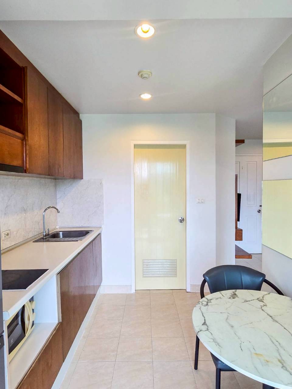 Plus 2 Condominium WR-03681 6