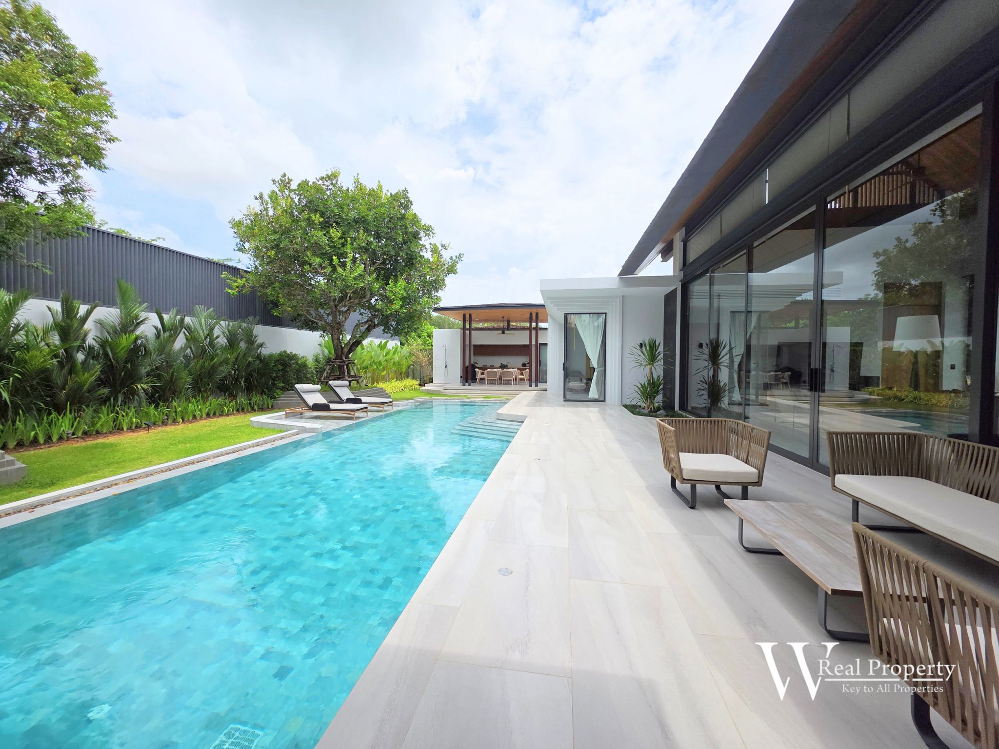 Stunning luxury pool villa at Cherng talay Phuket 11