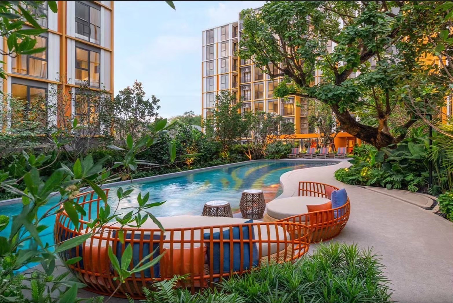 The Base Rise Condominium WR-03735 4
