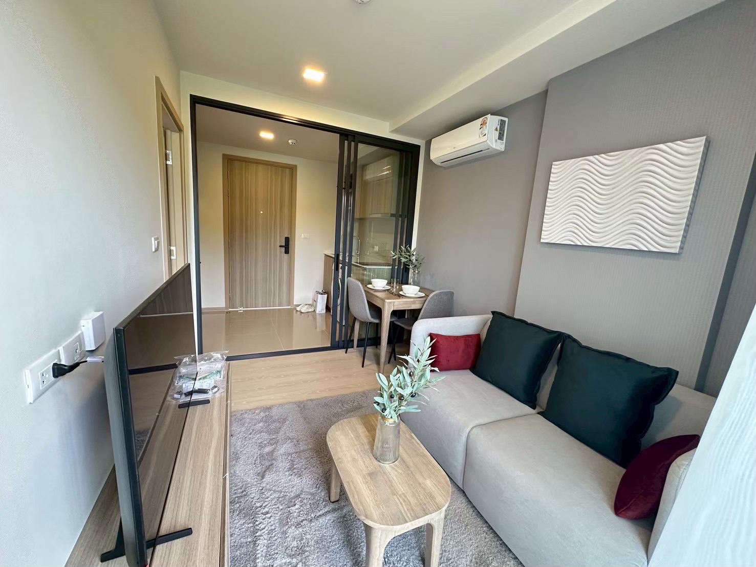 The Base Rise Condominium WR-03735 7