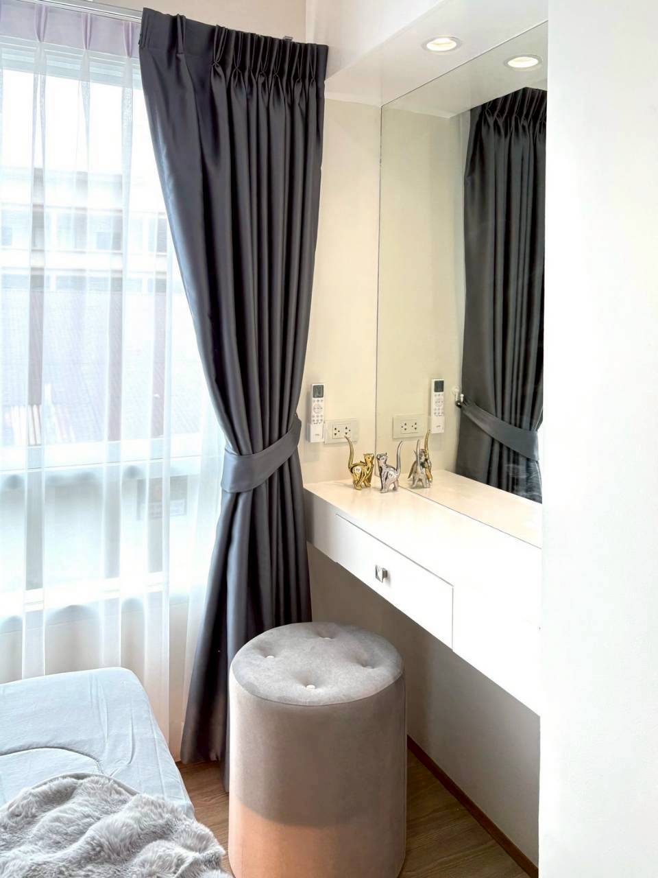 The Scene Condo WR-03744 9