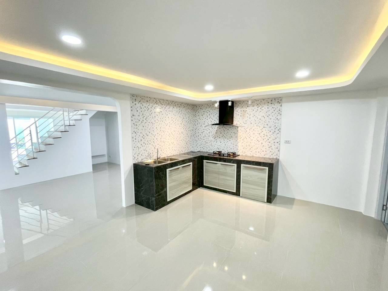 บ้านรีโนเวท 2 ชั้น โซนใจกลางภูเก็ต WR-03765 6
