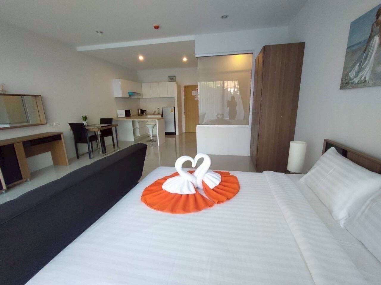 Chic Condominium WR-03774 3