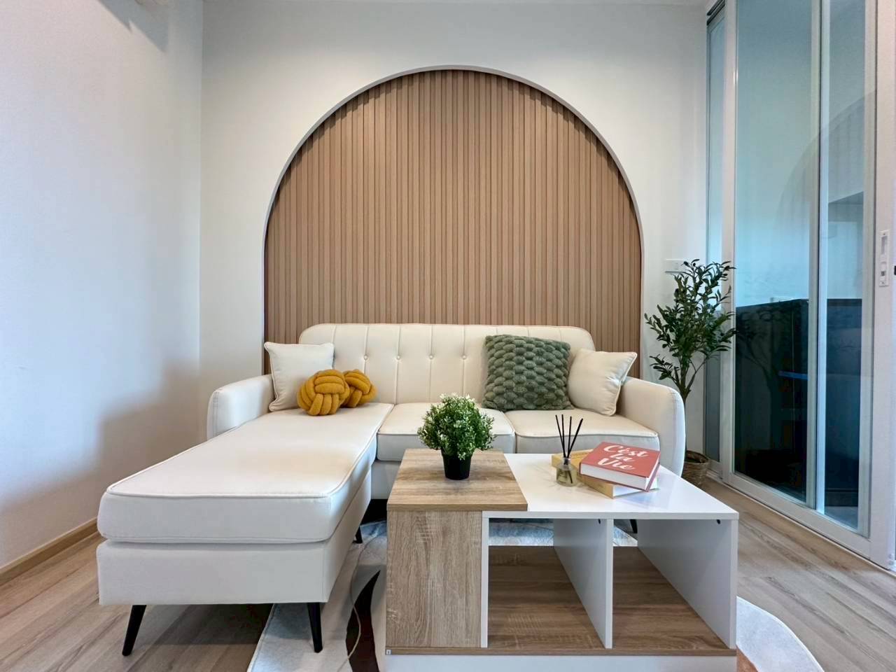 The Base Uptown WR-03812 4