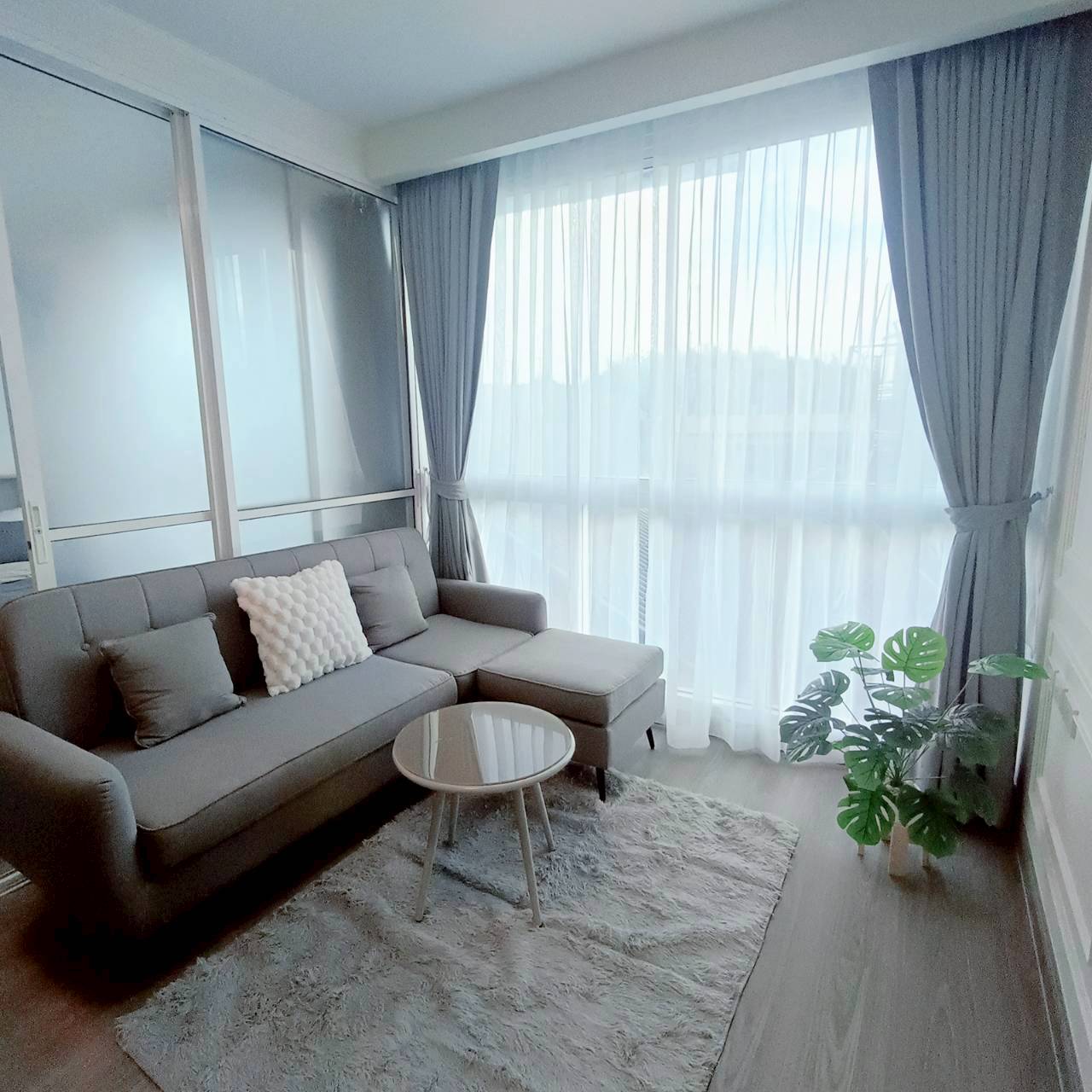 The Wide Condominium WR-03825 2