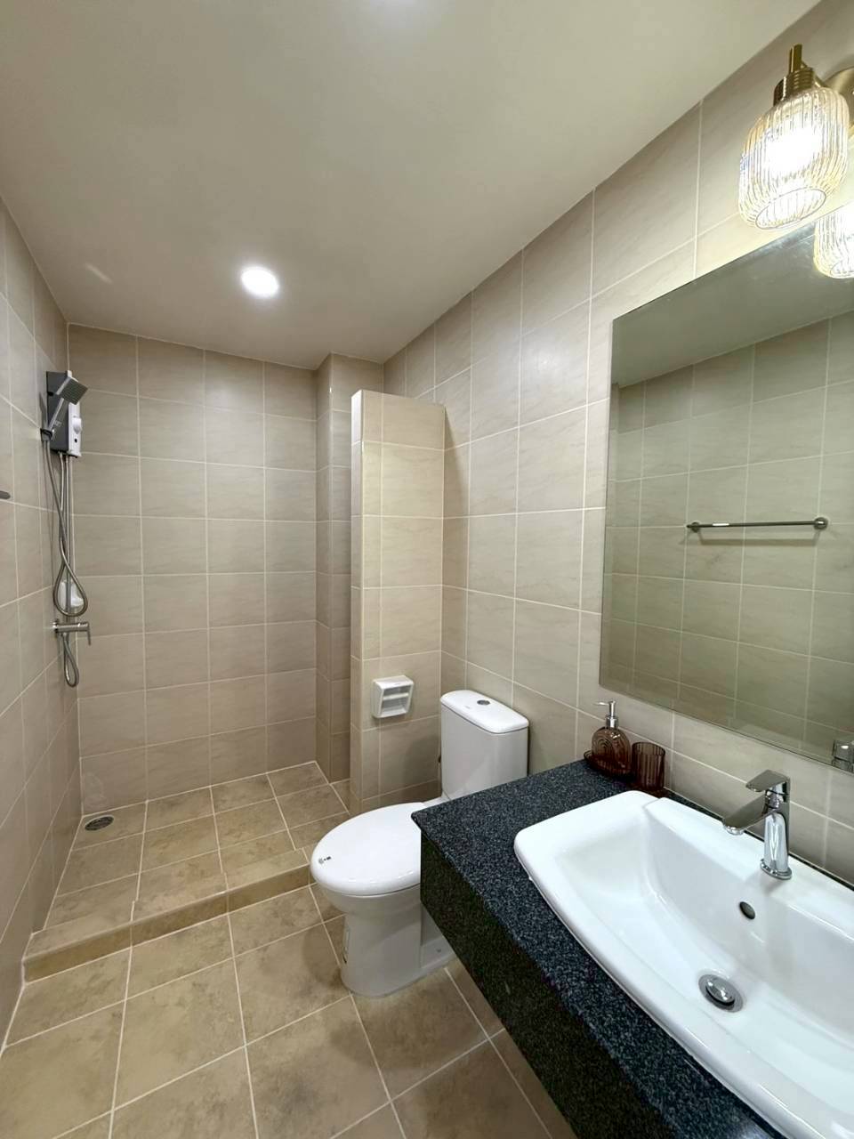 The Clover Condo WR-03698 10