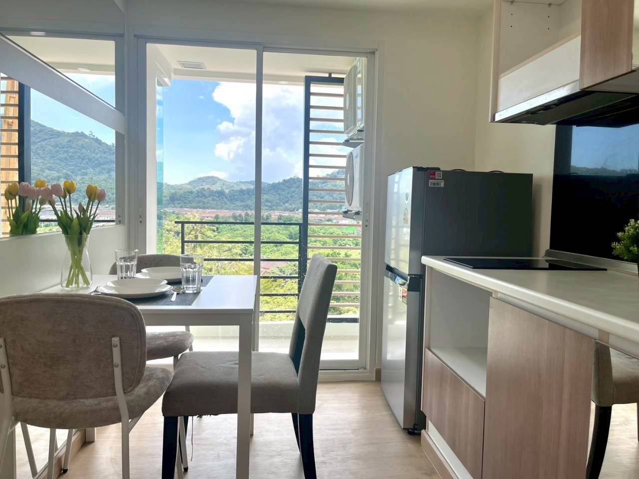 Plus 2 Condominium WR-03830 8