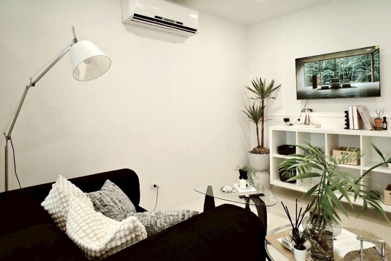 The Square Condominium WR-03866 1