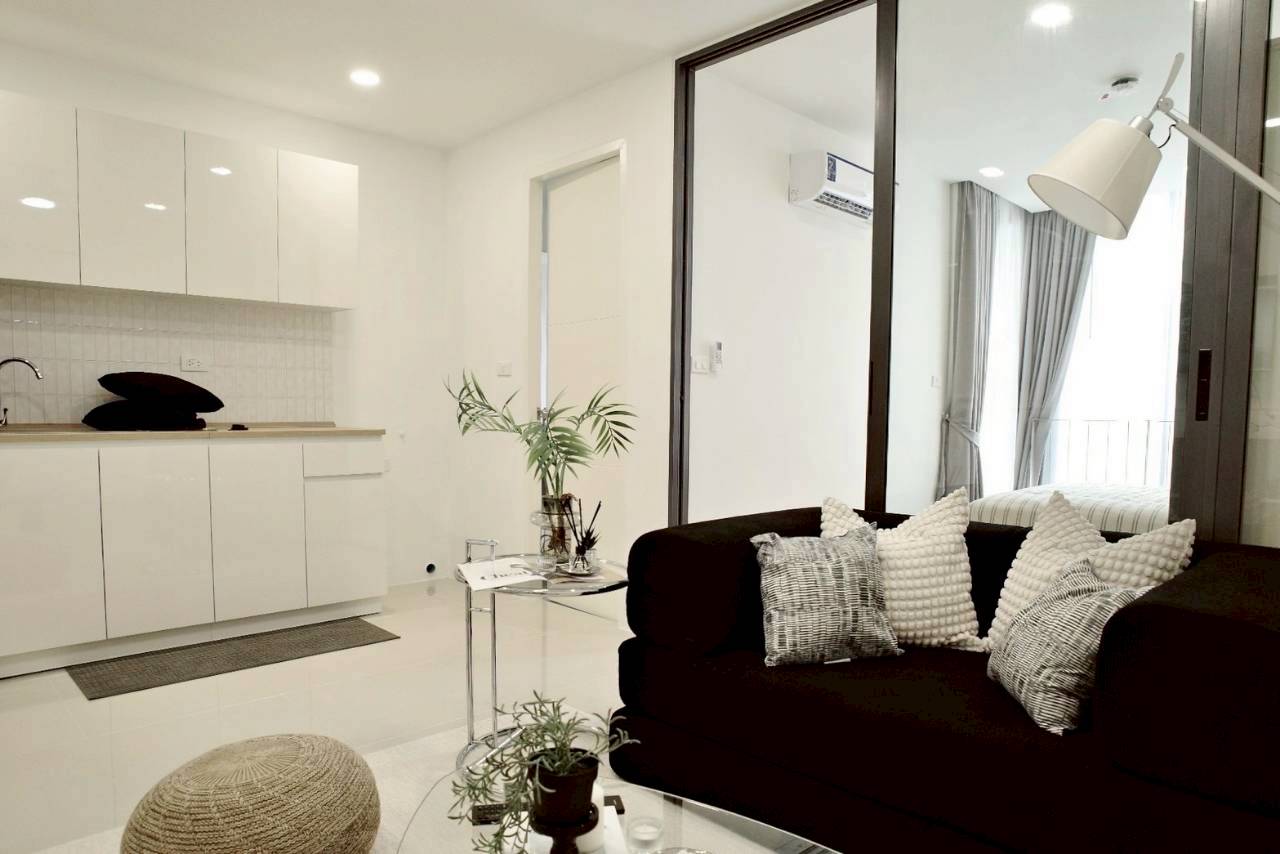 The Square Condominium WR-03866 2