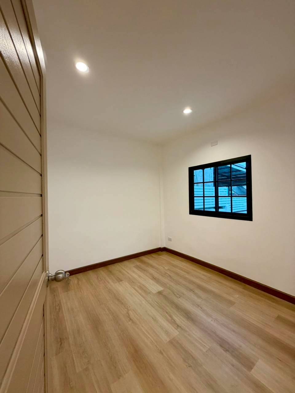 หมู่บ้านสาธินี ม่าหนิก WR-03873 8