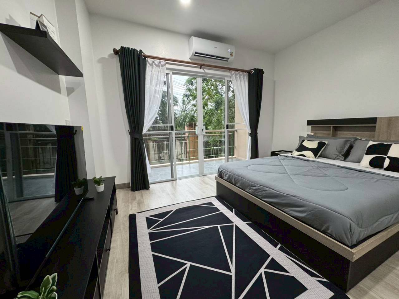 Phanason The Green Place Condominium WR-03904 2