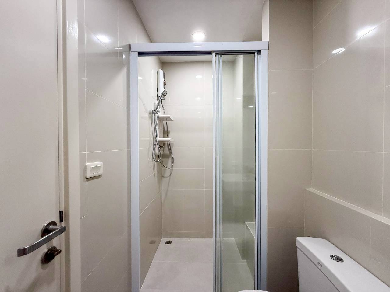 The Base Uptown WR-03908 10