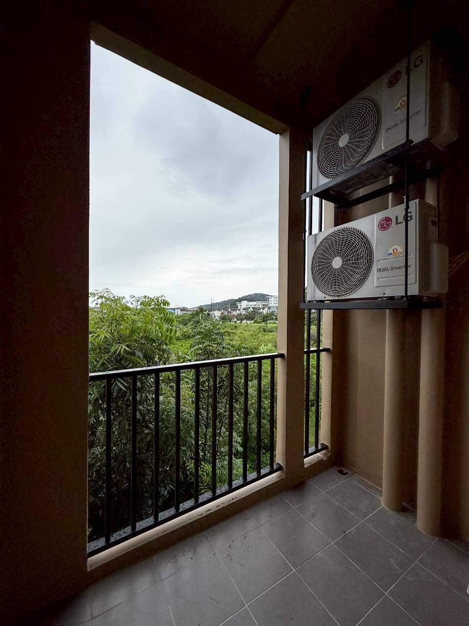 The Base Uptown WR-03908 12