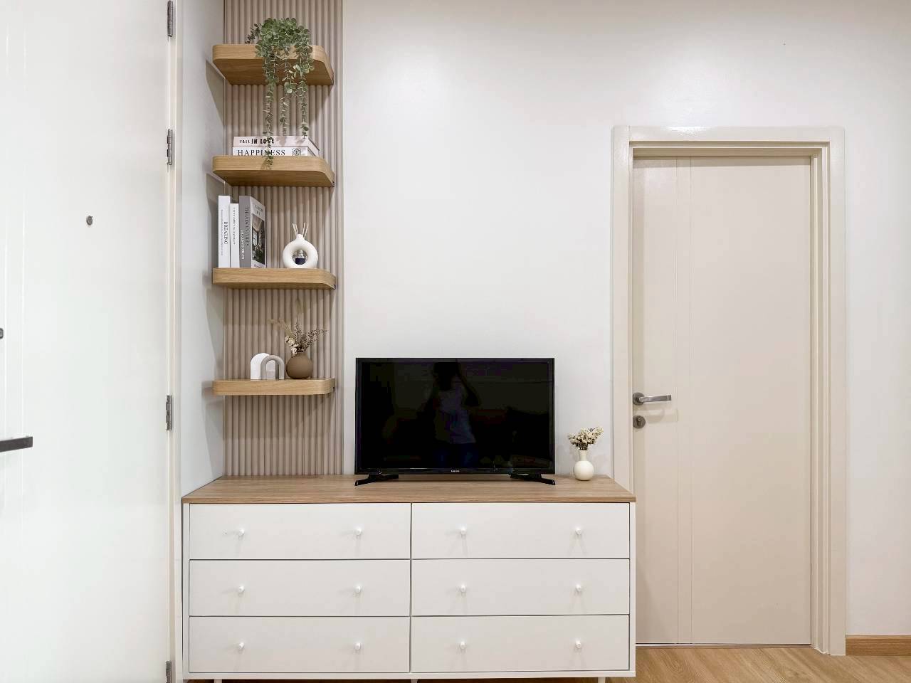 The Base Uptown WR-03908 2