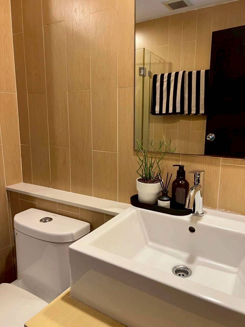 Centrio Condominium WR-03941 10