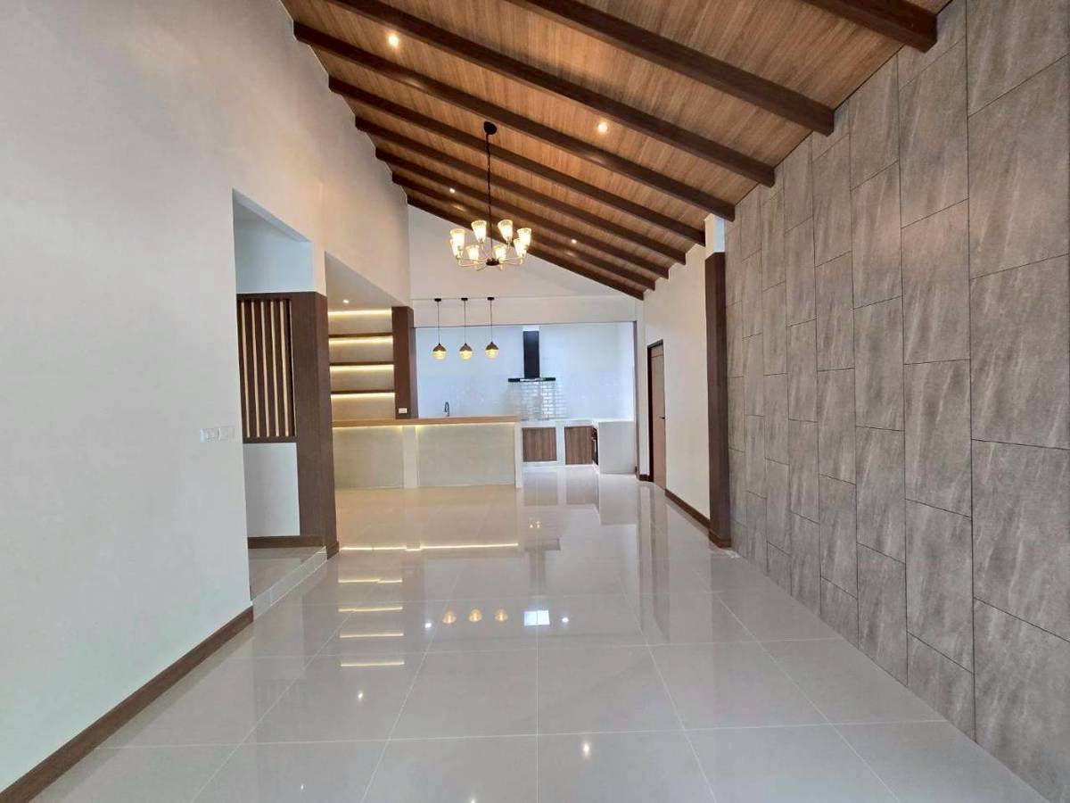 Land and House ปาริชาต WR-03585 3