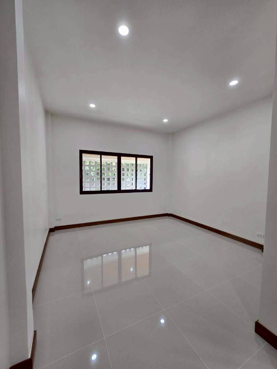 Land and House ปาริชาต WR-03585 5